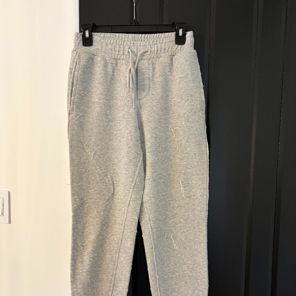 Alo Yoga Distressed Joggers – Size XS – Gray